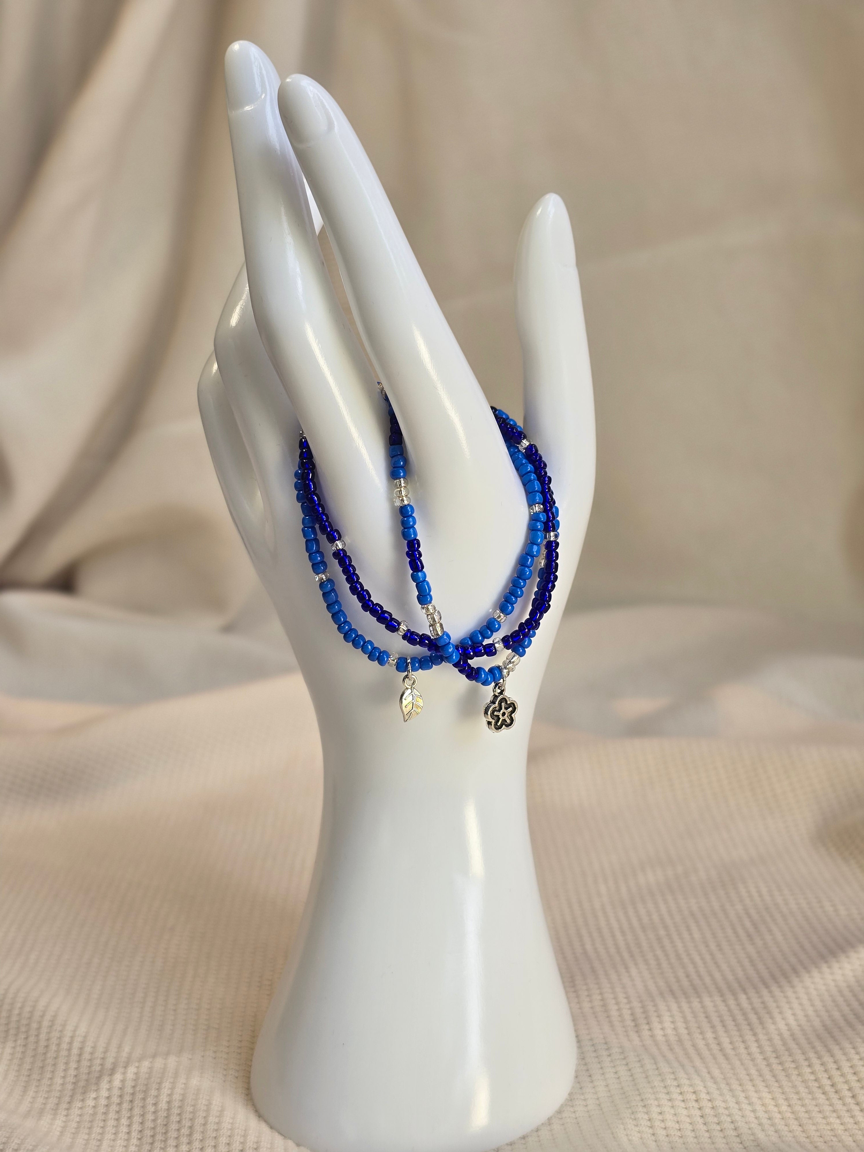 Blauw, armbandjes