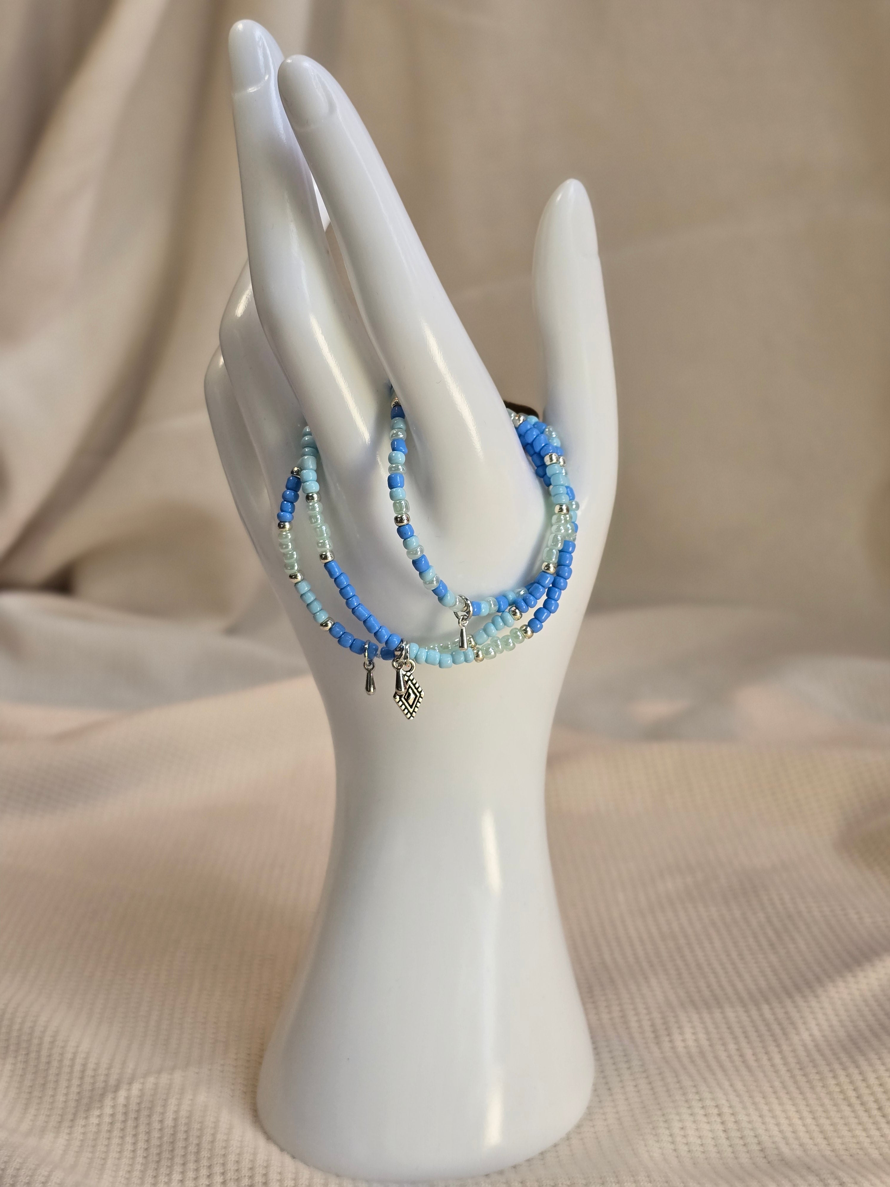 Blauw, armbandjes