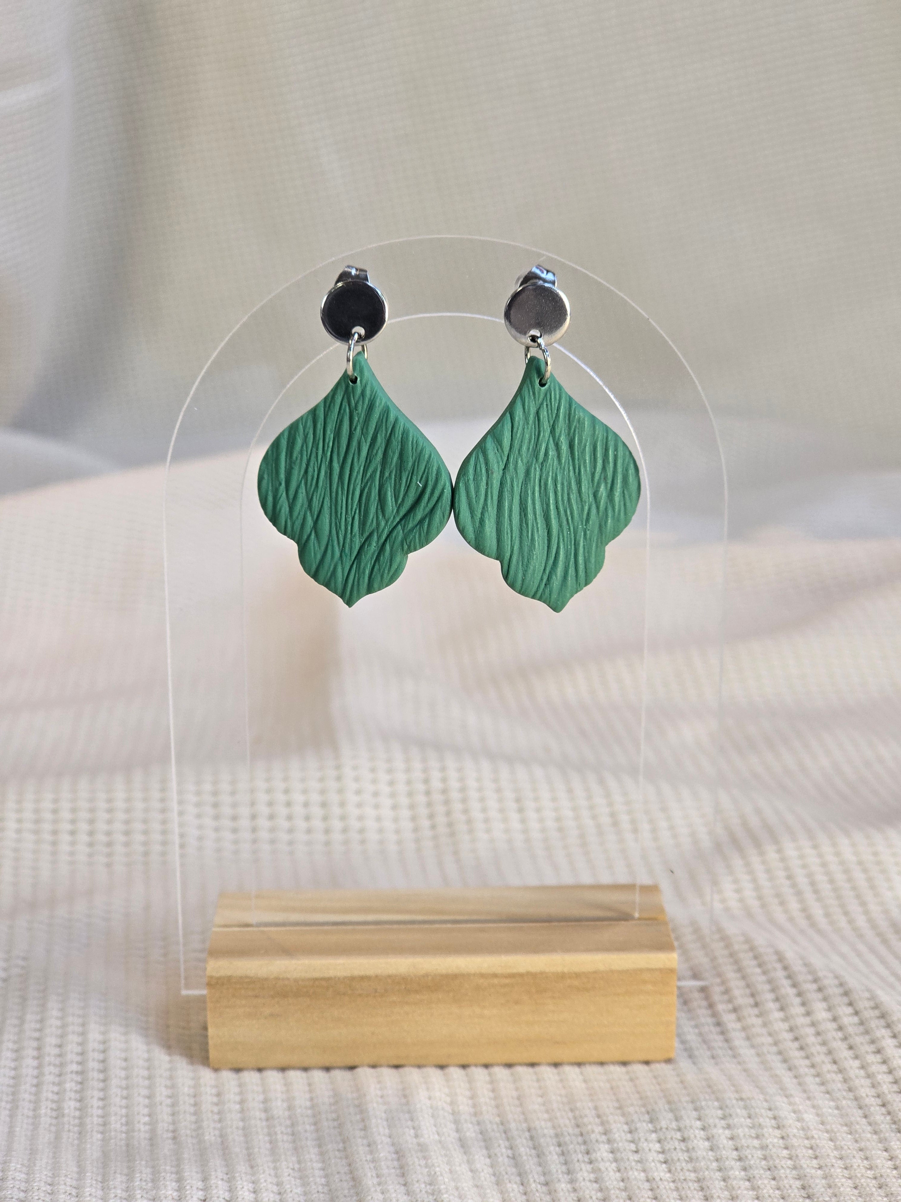 Petal drop, oorbellen in diverse kleuren