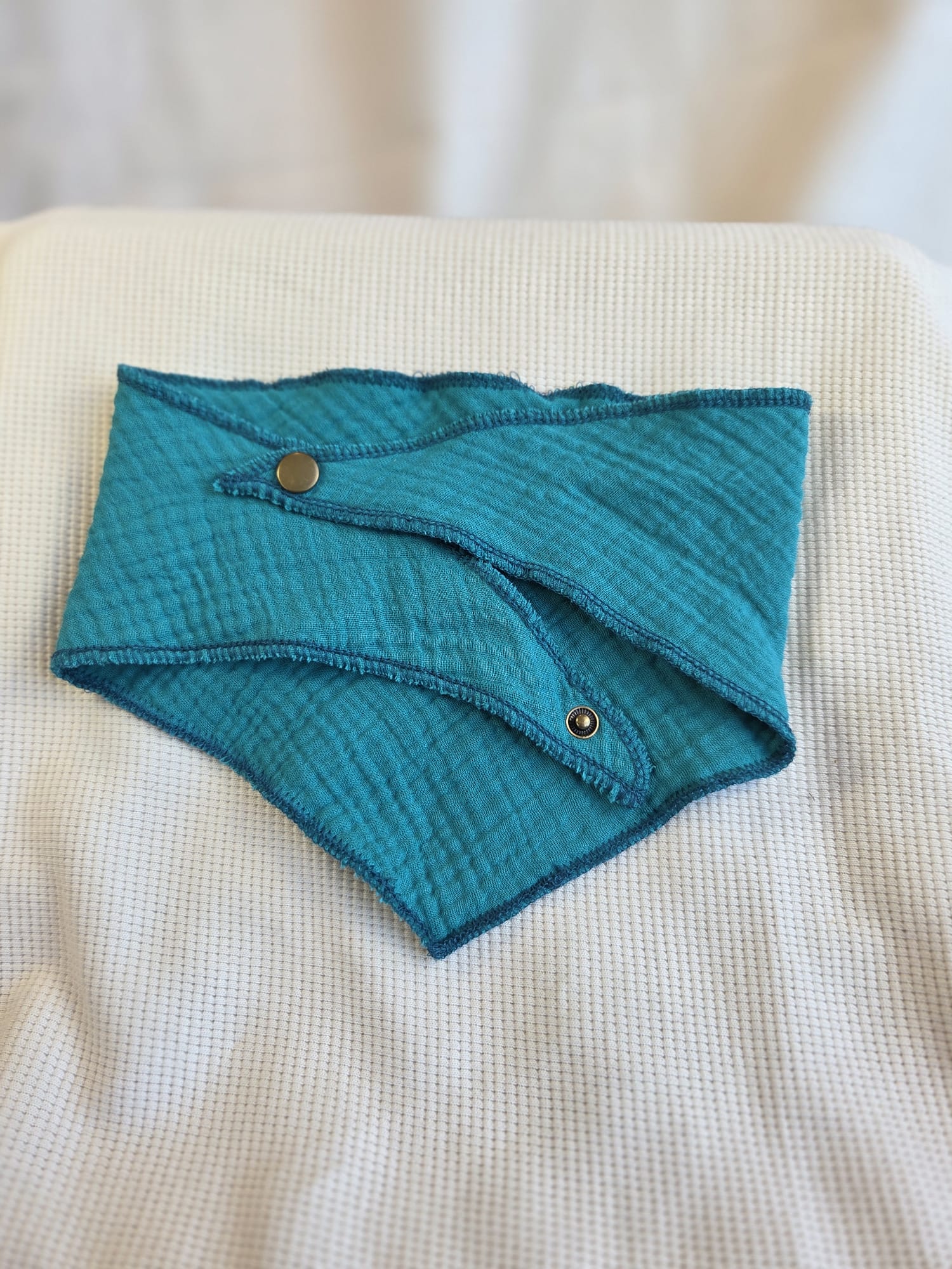 Teal puntsjaaltje double gauze, drukknopen