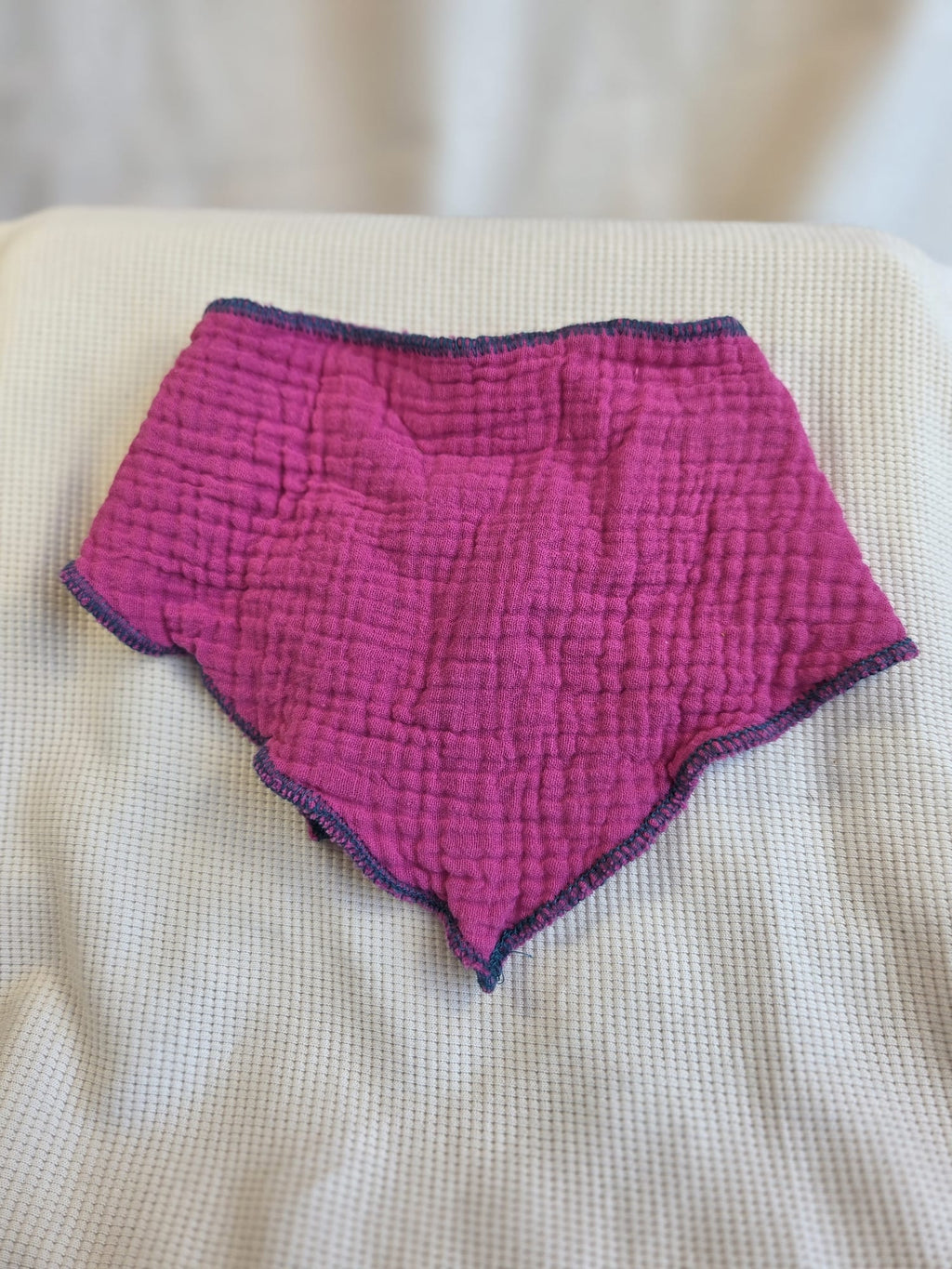 Roze puntsjaaltje double gauze, drukknopen