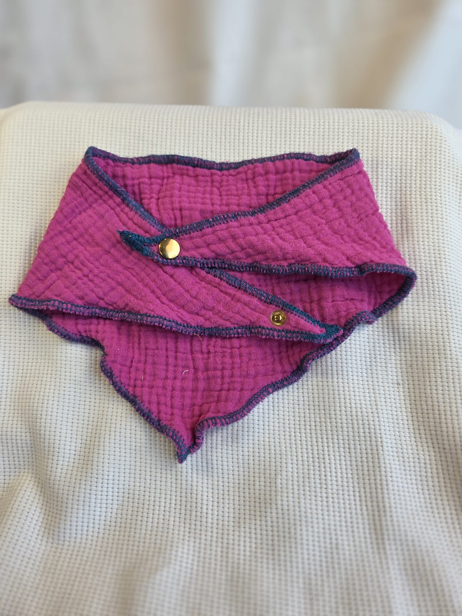 Roze puntsjaaltje double gauze, drukknopen
