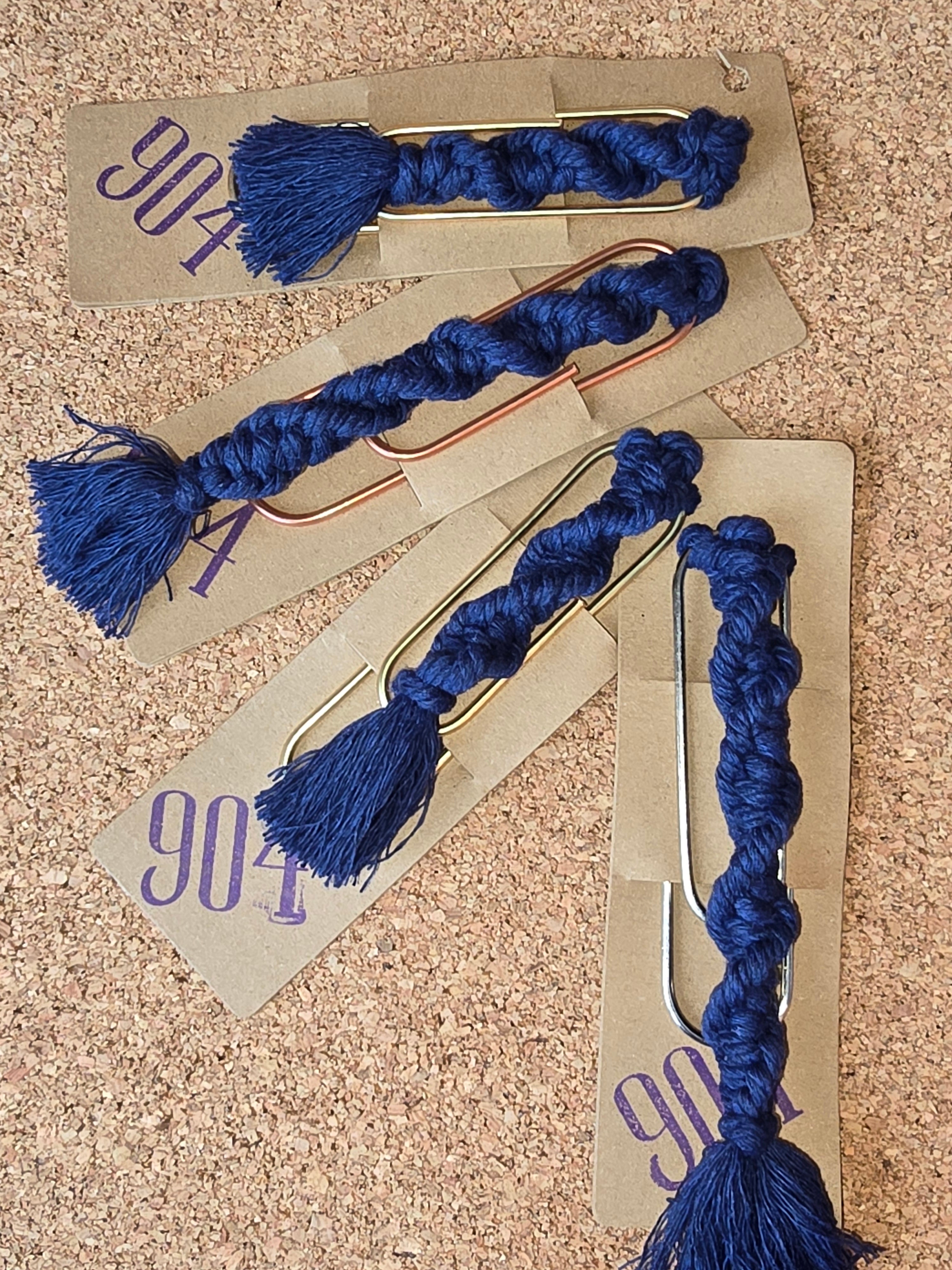 Boekenlegger, macramé