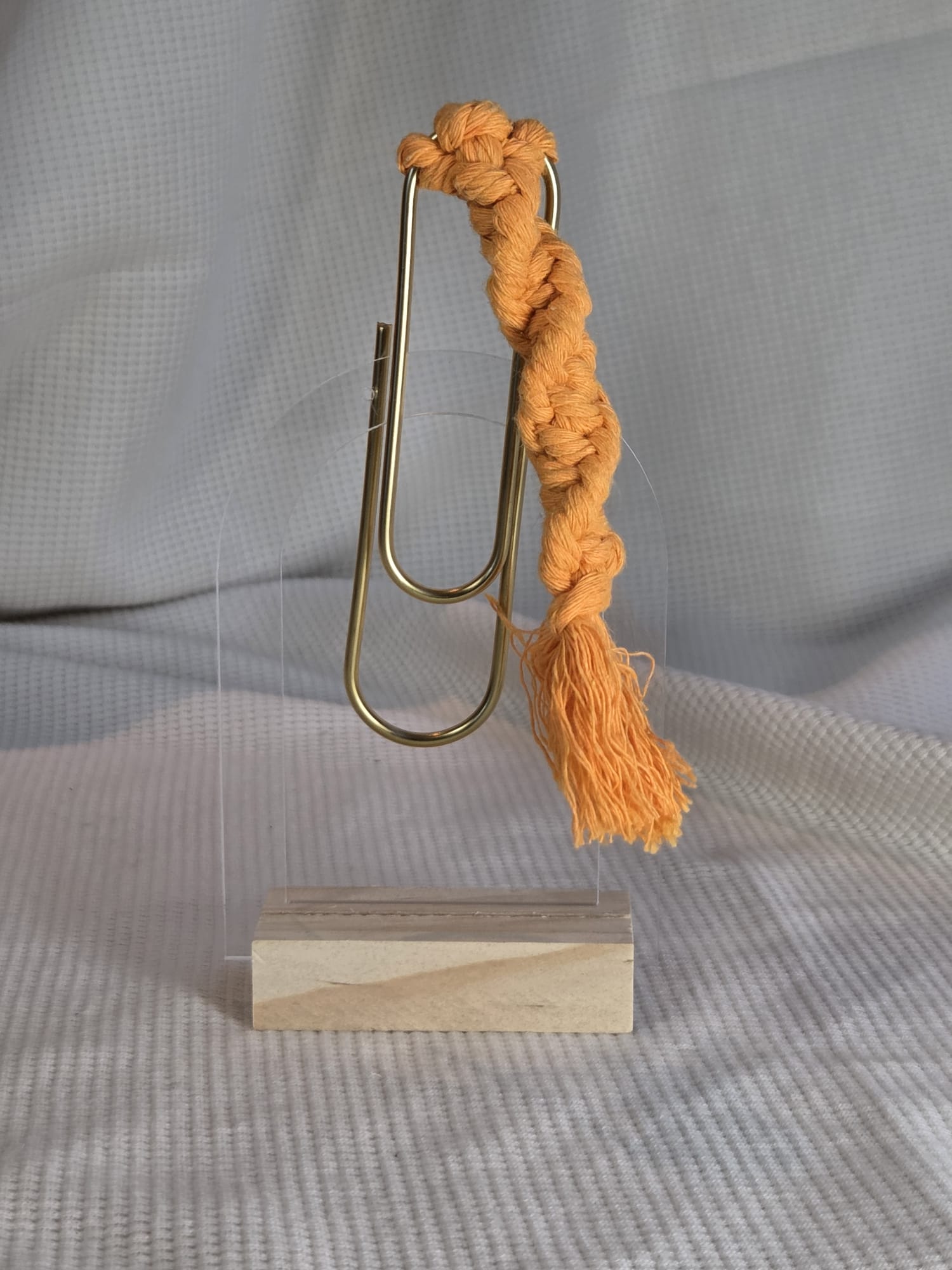 Boekenlegger, macramé