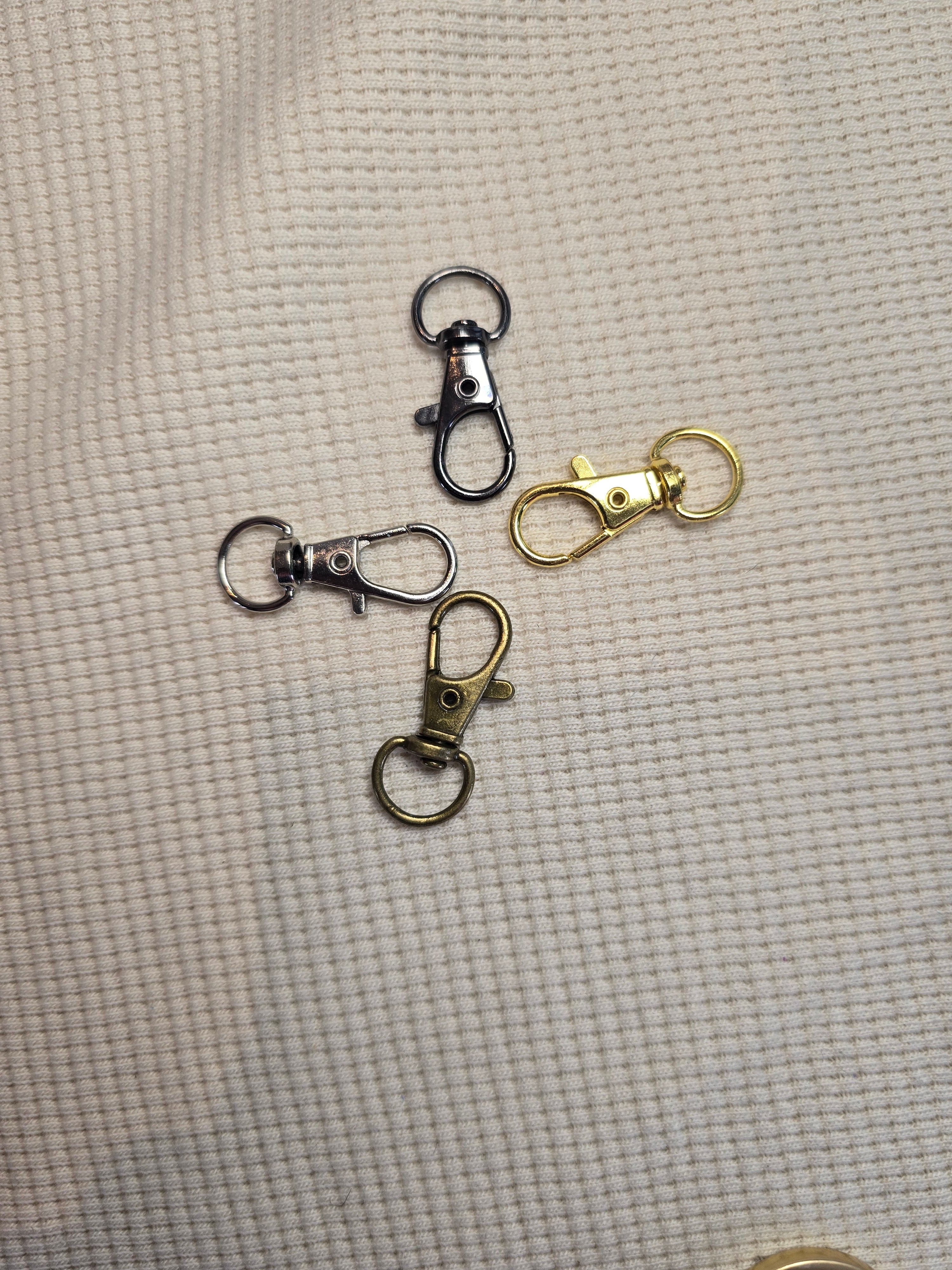 Accessoires tbv telefoonkoorden, keycords en polshangers
