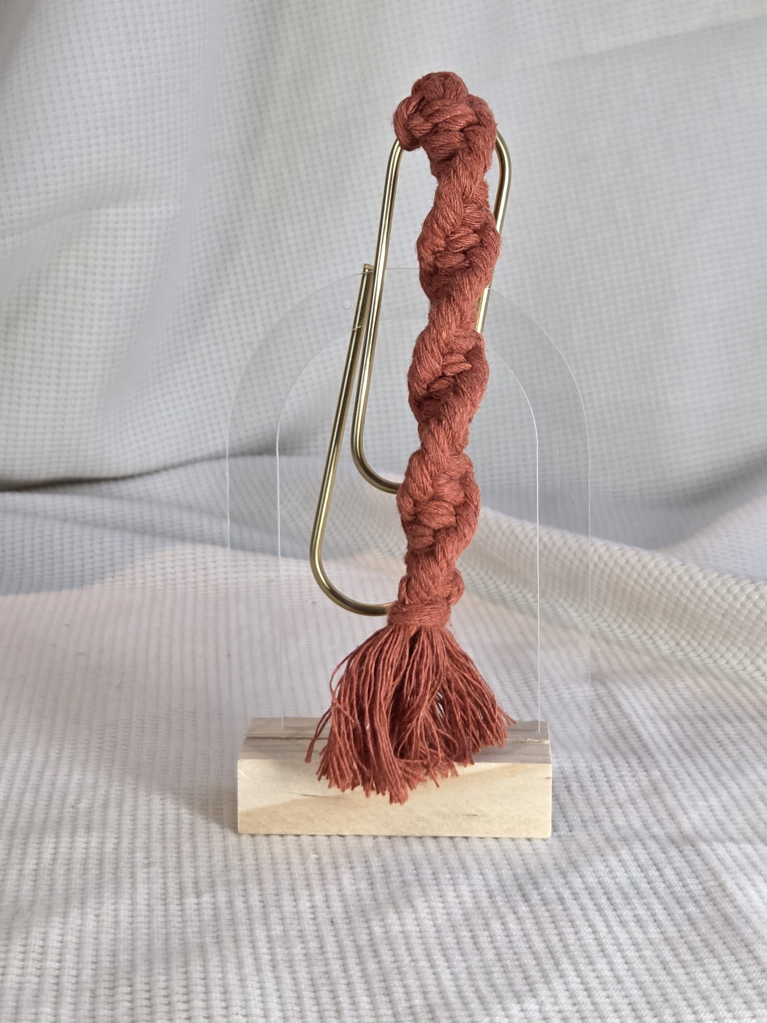 Boekenlegger, macramé