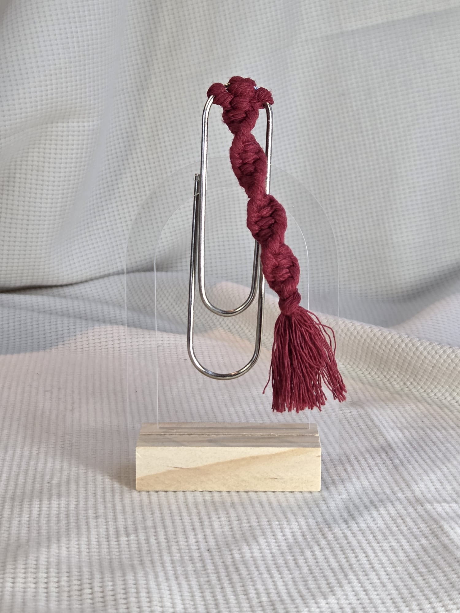 Bordeaux rood , Macramé boekenlegger