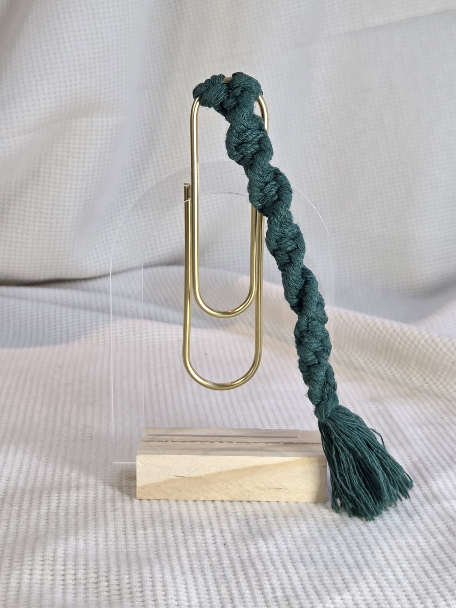 Boekenlegger, macramé