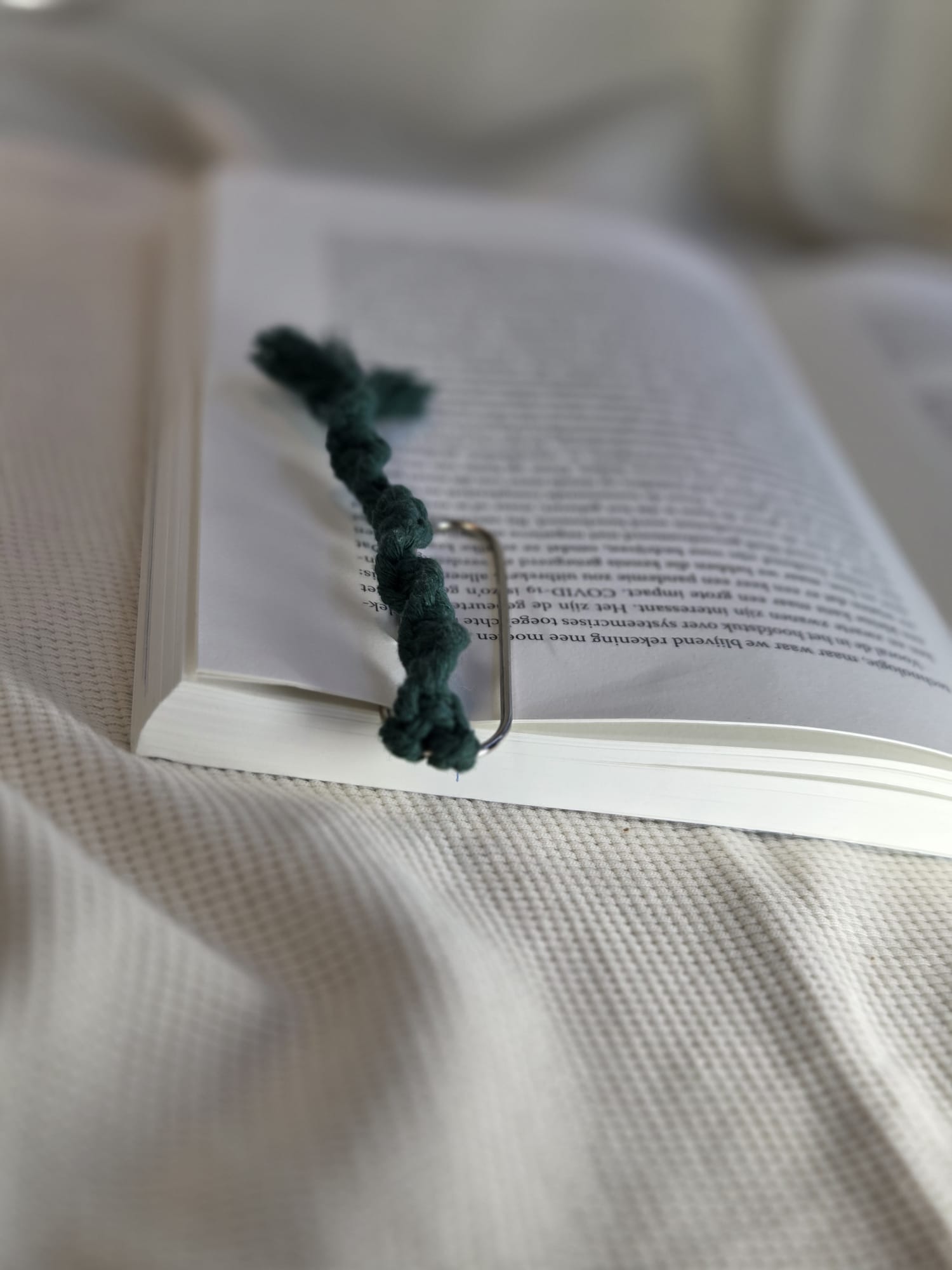 Boekenlegger, macramé